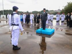 Upacara Bendera dan Tabur Bunga Peringatan Hari Pahlawan di Batam, Amsakar-Li Claudia Kobarkan Semangat Pahlawan