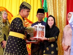 Amsakar-Li Claudia Hadiri Penganugerahan Gelar Datok Seri Diwangsa Wira Perdana untuk Ahmad Muzani Ketua MPR RI