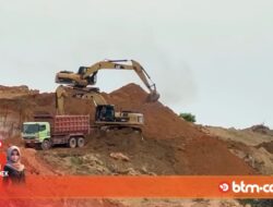 NEWS VIDEO : Proyek Cut and Fill Dekat Sunny Bay Piayu Diduga Keruk Bukit dan Rusak Hutan Mangrove di Depan Pesona Bukit Laguna