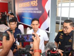 Ratusan Koli Pakaian Bekas Ilegal masuk Batam Melalui Pelabuhan Batam Center dan Harborbay