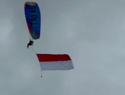 Paramotor dan Jet Tempur Jadikan Langit Batamcenter Panggung Solidarity AirShow peringati HJB Ke-196