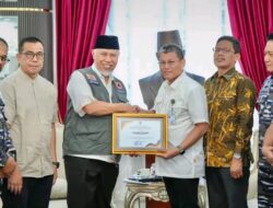Pemko Batam Salurkan Bantuan Rp4,5 Miliar Lebih untuk Sumbar, Diserahkan Langsung ke Gubernur Mahyeldi