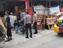 Polsek Batu Ampar Laksanakan Pengamanan Pendistribusian Air Bersih bagi Warga Tanjung Sengkuang