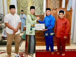 Safari Ramadan di Pulau Terong, Jemaah Antusias Menyambut Wali Kota Amsakar