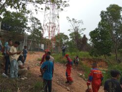 Pemuda Panjat Tower di Batu Aji, Petugas Gabungan Lakukan Evakuasi Dramatis Selama Empat Jam