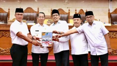 MEROKET!,  Pendapatan Daerah Naik Signifikan di Tahun Pertama Amsakar – Li Claudia