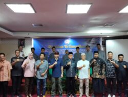 Buka Puasa Bersama, Jurnalis Kepri Salurkan Santunan dan Paket Sembako untuk Santri dan Anak Panti