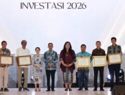 Kepala dan Wakil Kepala BP Batam Berikan Penghargaan dalam Ajang Apresiasi Kolaborasi Investasi Batam 2026
