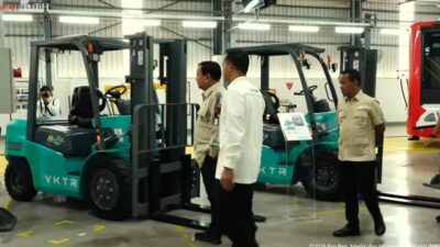 LIVE STREAMING:  Presiden Prabowo Resmikan Pabrik Perakitan Kendaraan Komersial Berbasis Listrik