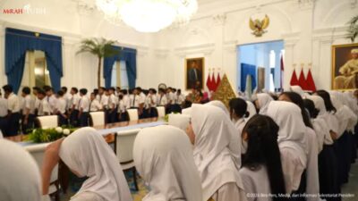 Menyusuri Istana, Menyulam Mimpi: Pengalaman Tak Terlupakan Pelajar SMP 39 Jakarta