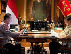 Presiden Prabowo Bahas Keamanan Nasional Bersama Kapolri di Hambalang