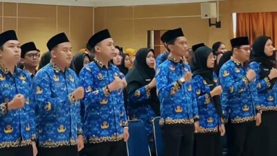 83 CPNS Resmi Jadi PNS, Wali Kota Batam Pimpin Pengambilan Sumpah dan Penyerahan SKl