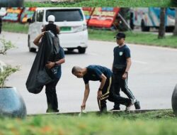 BP Batam Kerahkan Pegawai Bersih-Bersih Lingkungan Kantor, Budaya Gotong Royong Jadi Semangat Baru