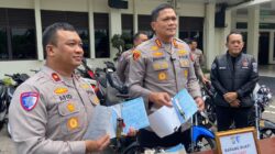 Polisi Tilang Ketua DPRD Kepri karena Naik Moge Tanpa Helm di Batam