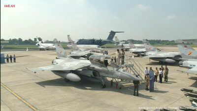 NEWS VIDEO: Presiden Prabowo Serahkan Enam Pesawat Tempur Rafale kepada TNI