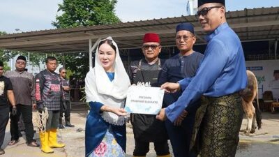 Li Claudia Chandra Serahkan Hewan Kurban Bantuan Presiden Prabowo untuk Masyarakat Batam