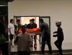 NEWS VIDEO: Dua WNA Singapura Meninggal Beruntun di Pollux Habibie, Ketegangan Warnai Peliputan Evakuasi Jenazah