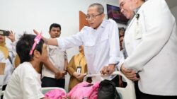 Air Mata Amsakar Luruh Saat Menjenguk Bocah Korban Kekerasan Ibu Tiri, Janji  Sekolahkan Hingga Tuntas