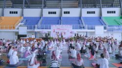 Ratusan Peserta Ramaikan Perayaan Hari Yoga Internasional 2026 di Batam, HARRIS Hotels Kampanyekan Gaya Hidup Sehat