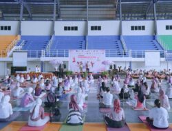 Ratusan Peserta Ramaikan Perayaan Hari Yoga Internasional 2026 di Batam, HARRIS Hotels Kampanyekan Gaya Hidup Sehat