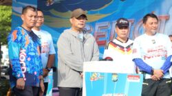 Kapolda Kepri Pimpin Car Free Day Hari Bhayangkara ke-80, Bagikan 1.000 Paket Bansos untuk Warga