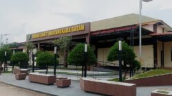 Baru Pulang Shift Malam, Pria Ini Tiba-Tiba Ditusuk Sekelompok Pemuda Genk Motor di Batam Center