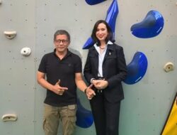 Dipuji Rocky Gerung, Menteri Pariwisata Widiyanti Putri Wardhana Senyum Tersipu