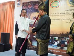 Amsakar Lantik Panglima Sambang Kota Batam, Ajak Organisasi Adat Perkuat Persatuan