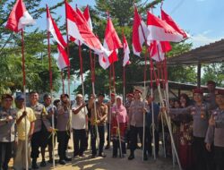 Sambut HUT RI ke-81, Ditreskrimsus Polda Kepri Bagikan Ratusan Bendera dan Sembako ke Warga Batam