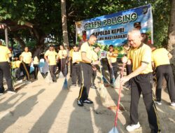NEWS VIDEO: Green Policing Polda Kepri, Kapolda Suhendri Ajak Warga Stop Buang Sampah ke Laut